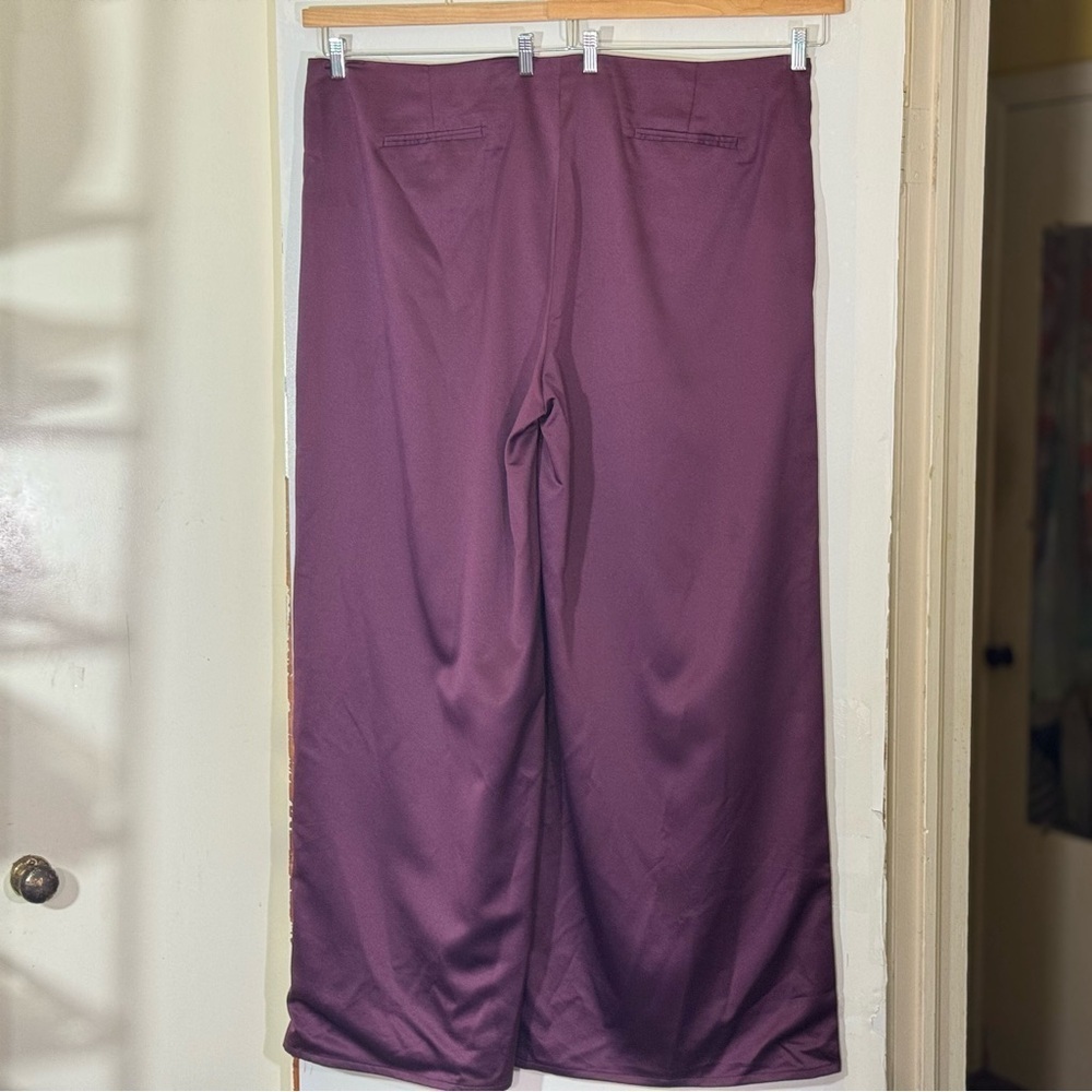 Prettylittlething Premium Plum Constructed Satin Pleat Wide Leg Pants - Picture 9 of 12